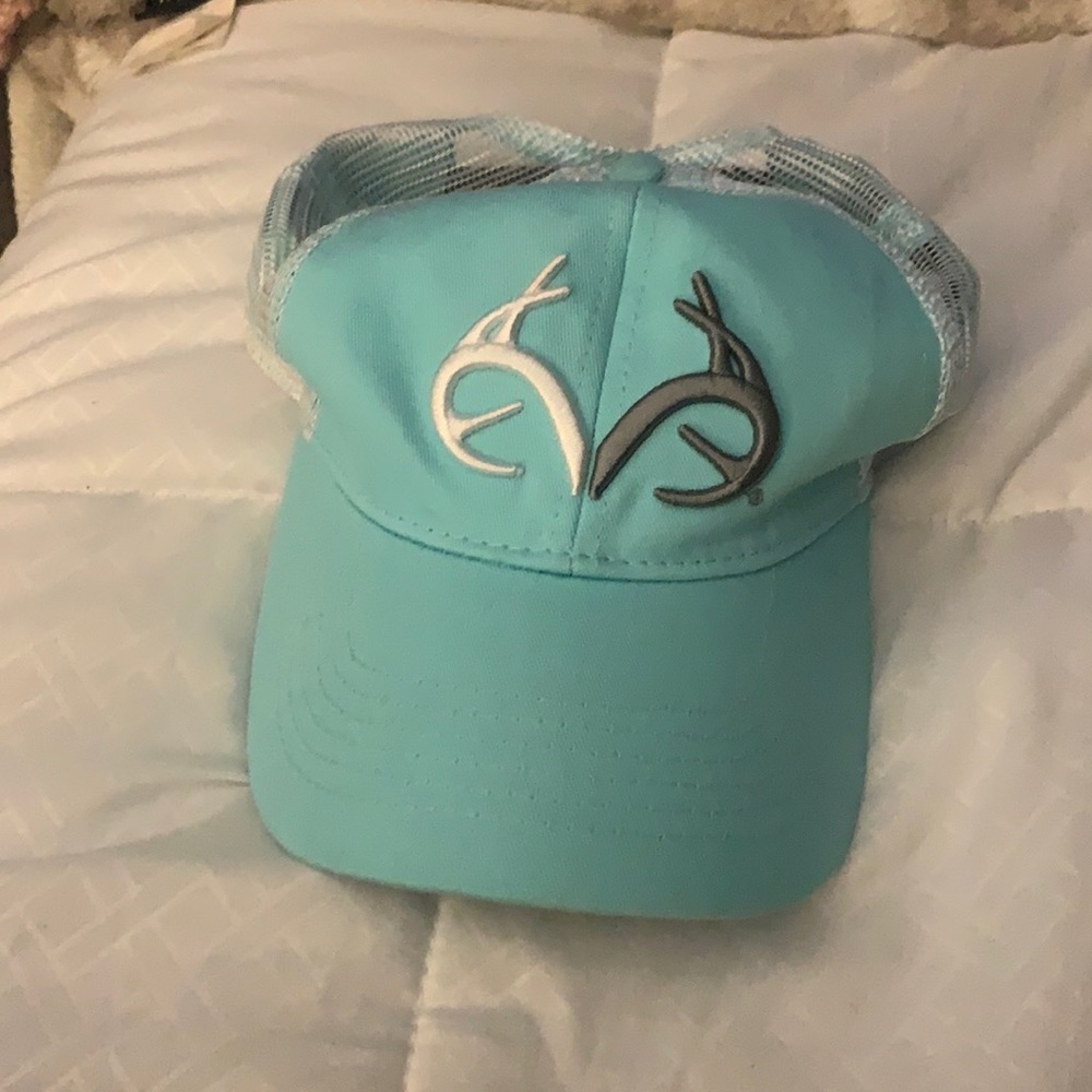 This is a real tree outfitters hat